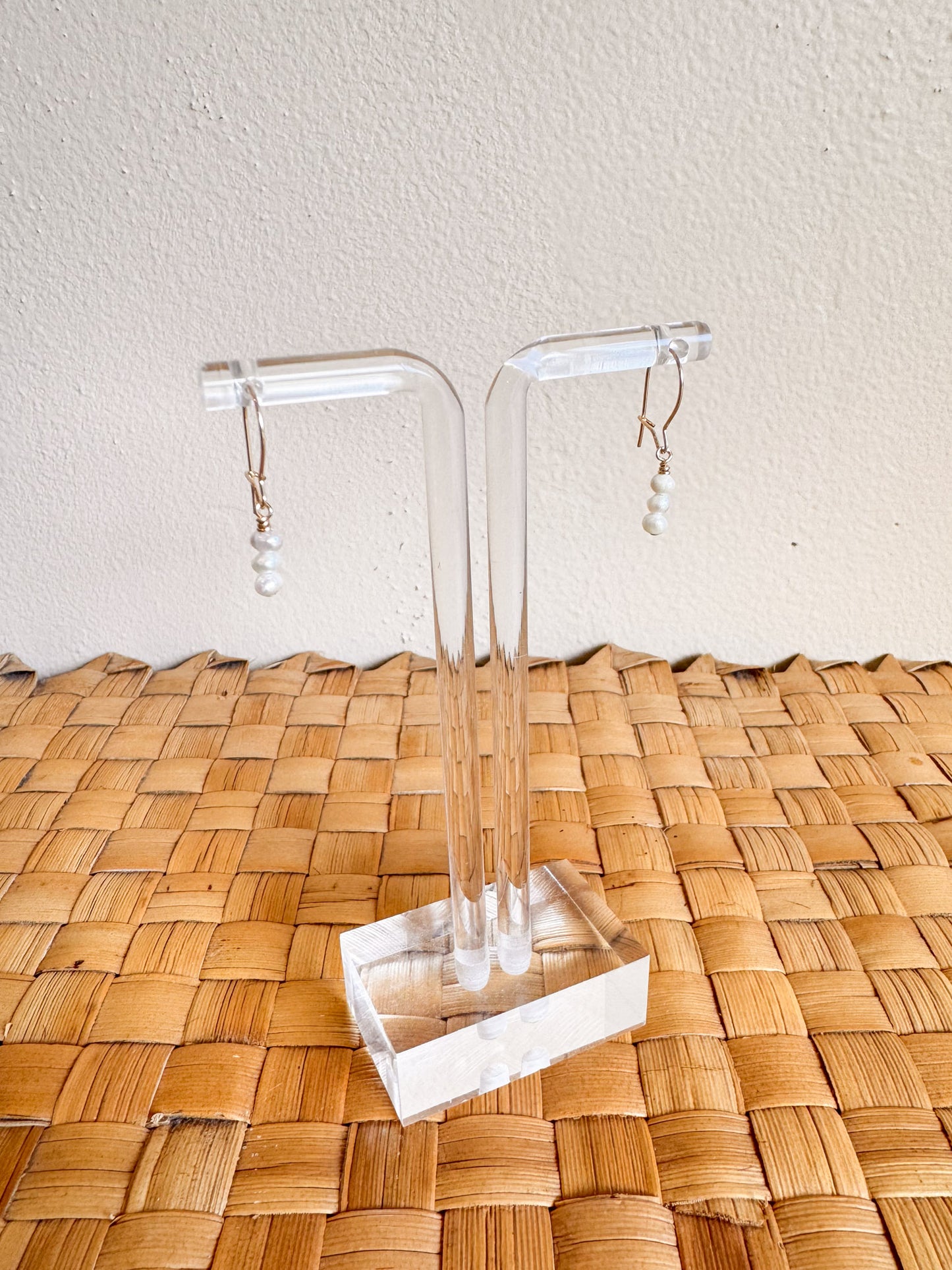 Kanilea Earrings - Dainty Pearl Drop