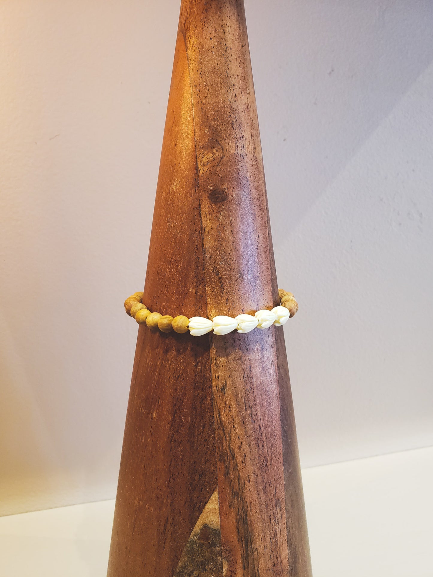 Pīkake Sandalwood Bracelet