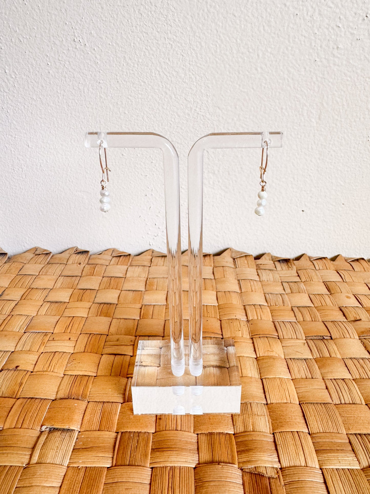 Kanilea Earrings - Dainty Pearl Drop