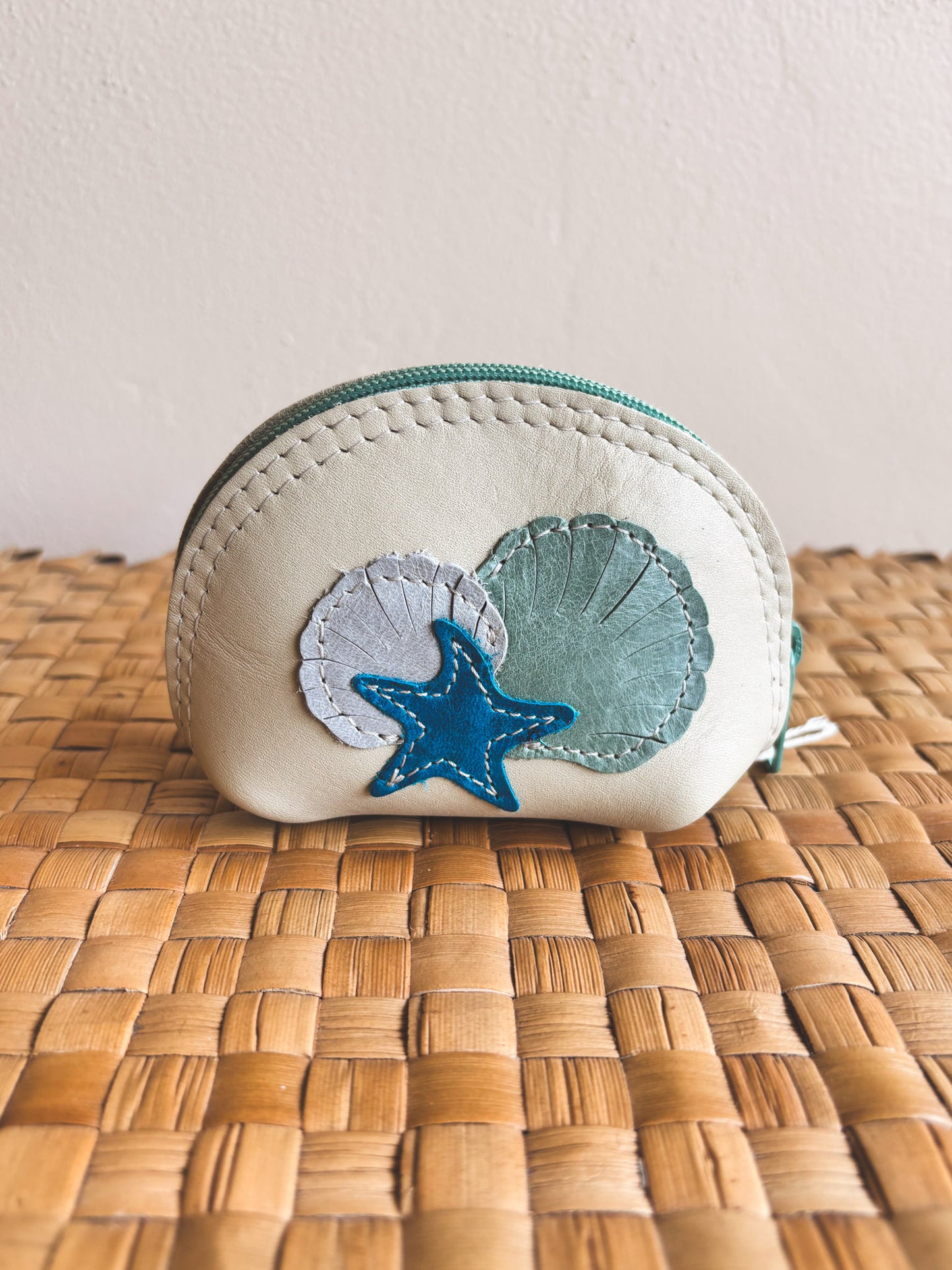 Leather Le'ale'a Pouch
