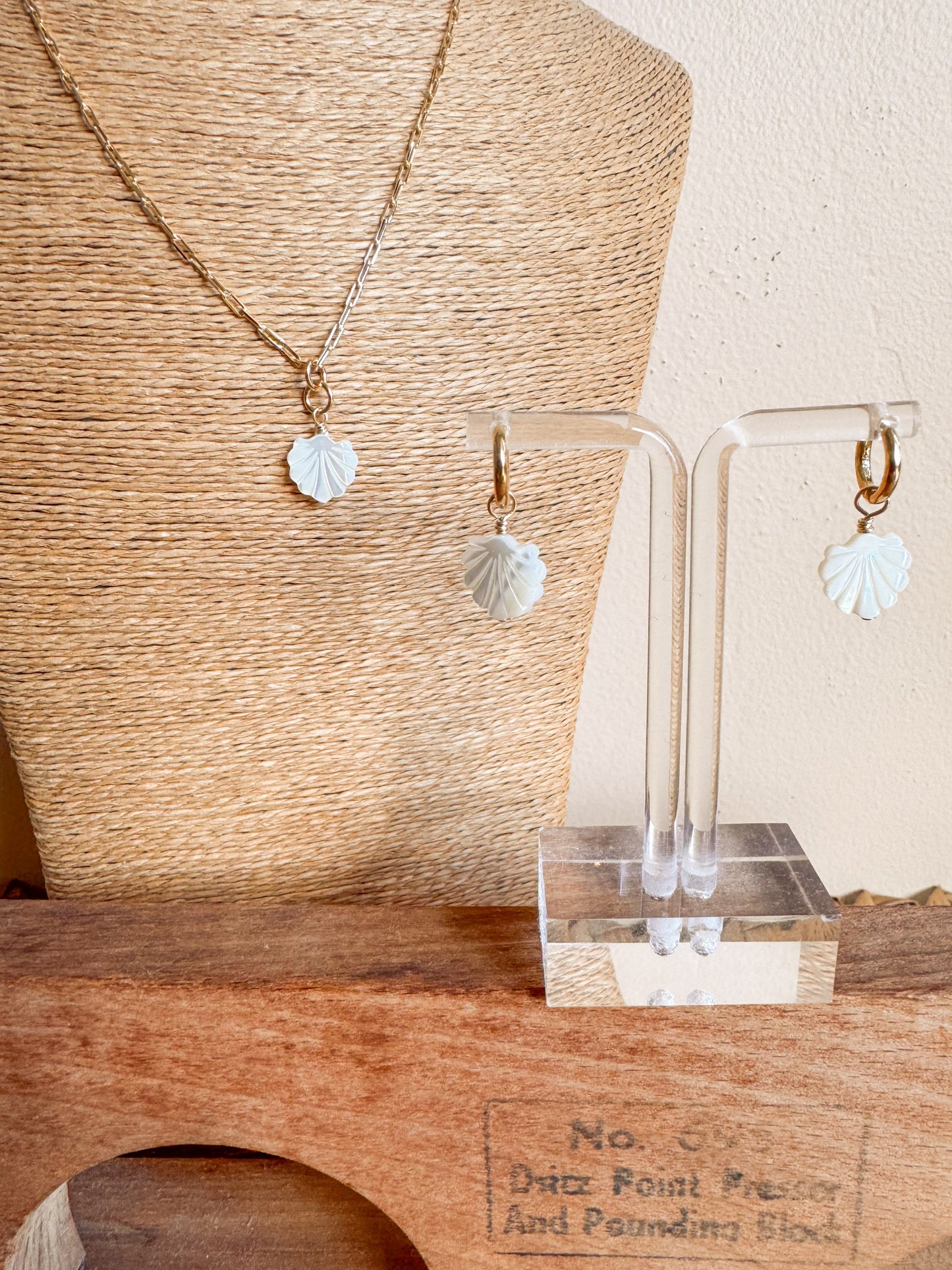 Mother of Pearl Seashell Jewelry