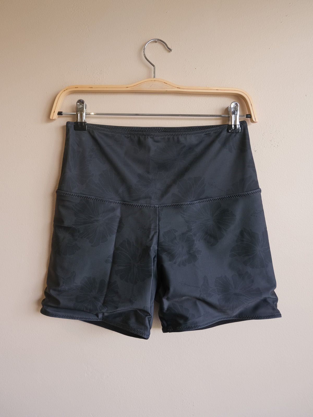 Wāhine Swim Shorts Ka Pō Hiwa