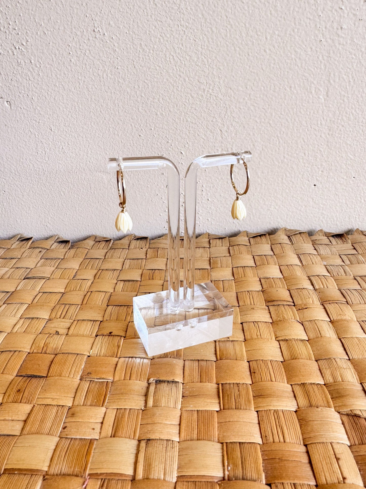 Pīkake Earrings - Gold Endless Hoop